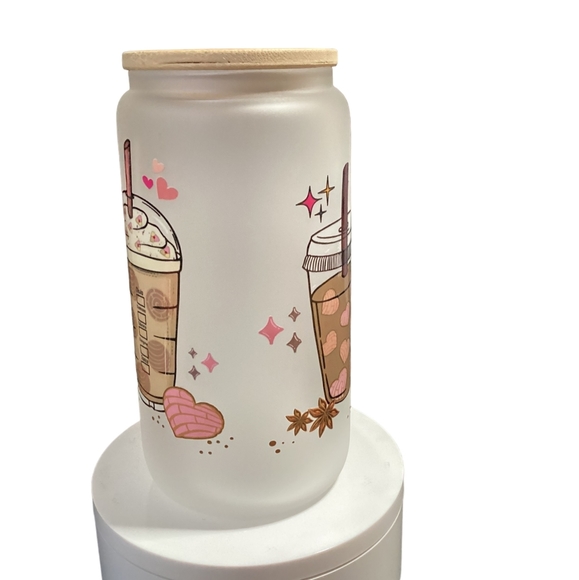 New Cafecito y Chisme handmade UVDTF‎ - Frosted Glass Cup with Bamboo Lid - Picture 2 of 7